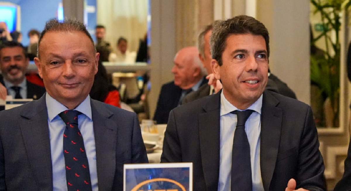 Salvador Navarro, presidente de CEV, y Carlos Mazón.