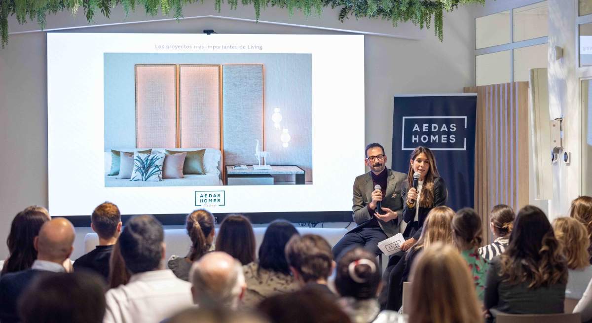 Silvia-G-Tortosa-Directora-de-Diseno-e-Interiorismo-en-el--I-Encuentro-de-Interiorismo-AEDAS-Homes--con-Erico-Navazo-1.jpg