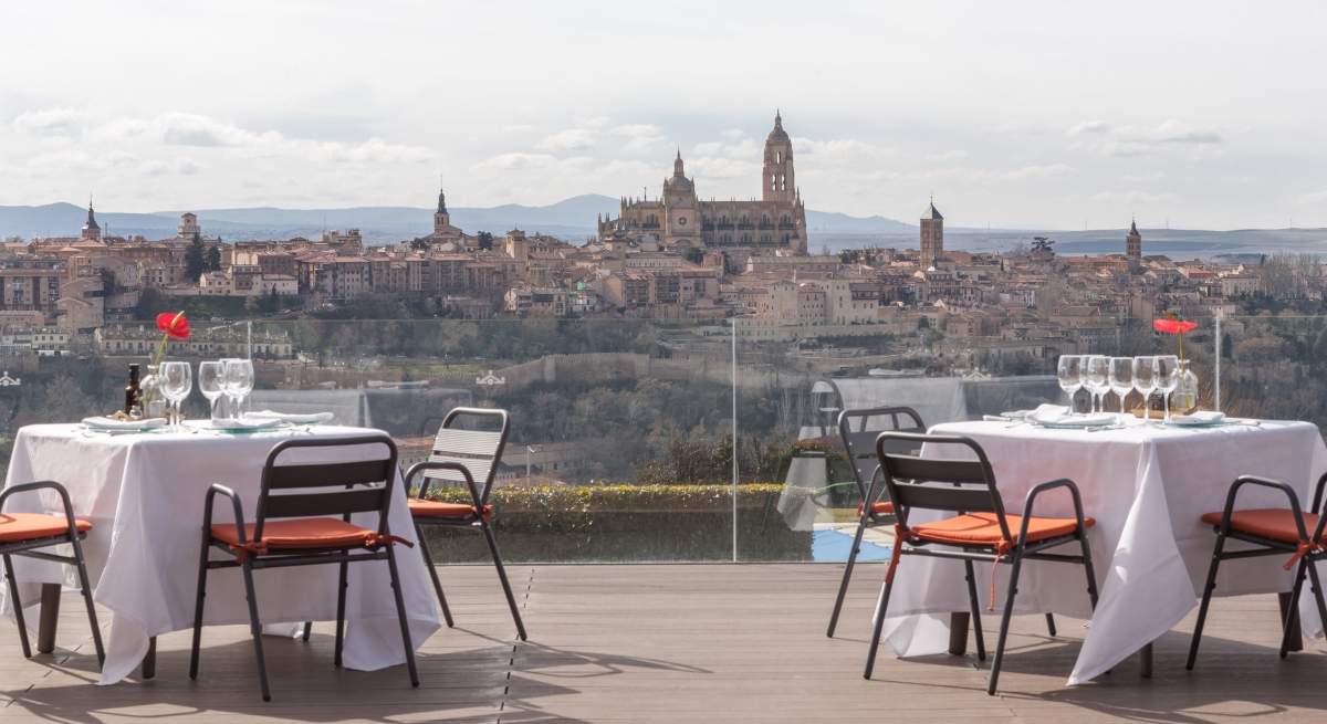 portada-Parador-de-Segovia-84-Restaurante-Terraza-4.jpg