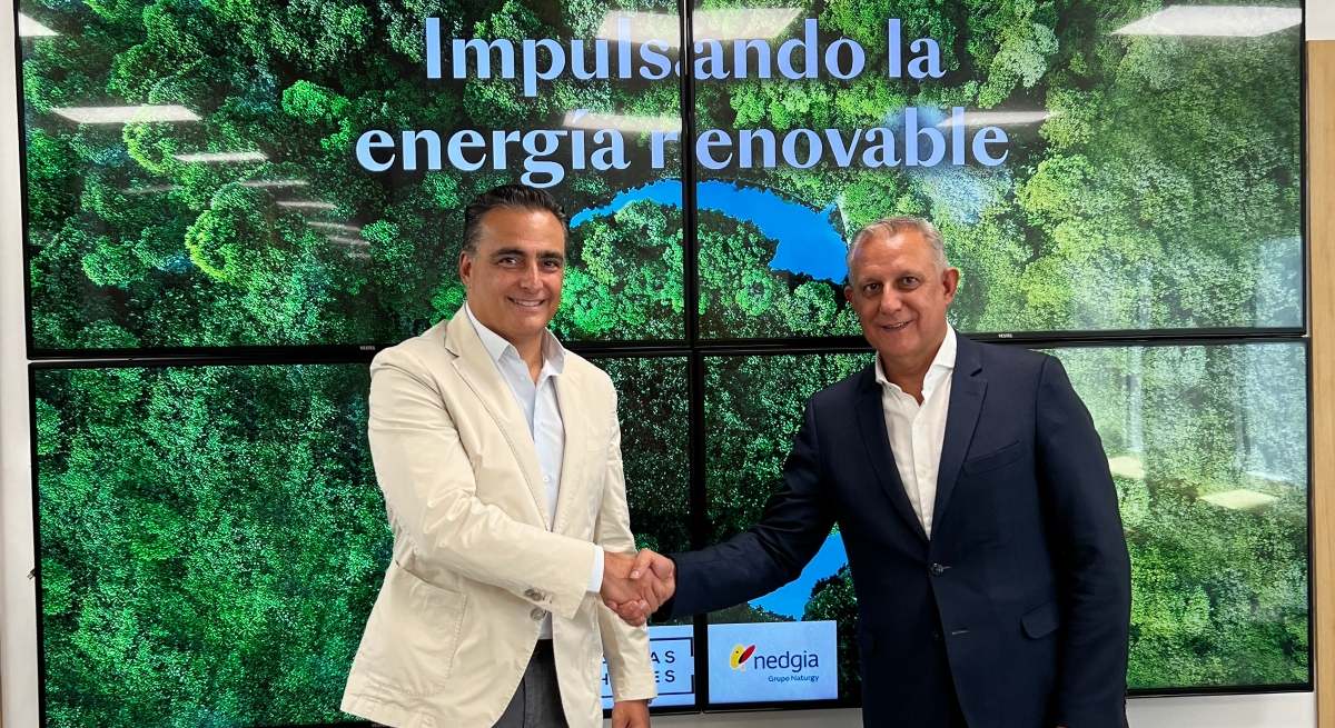 Los-Directores-de-Operaciones-de-AEDAS-Homes-y-Nedgia-en-la-firma-del-acuerdo-Luis-Garcia-Malo-de-Molina-i-y-Vicente-Gramuntell-d-1.jpg