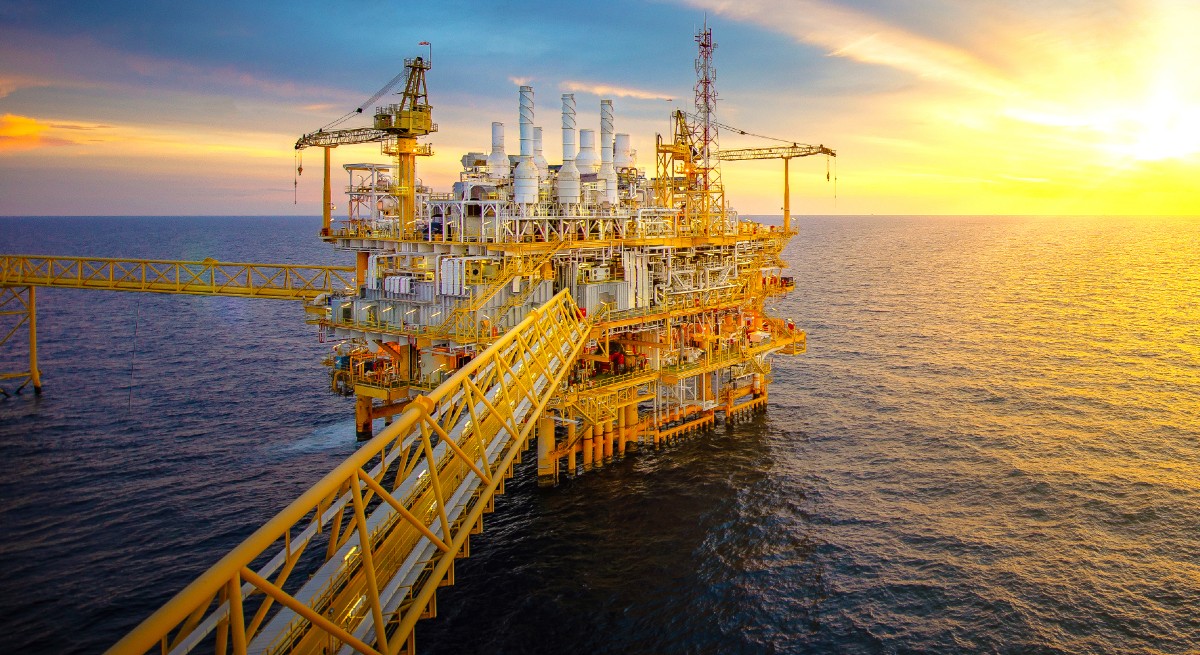 petroleo-plataforma-istock.jpg