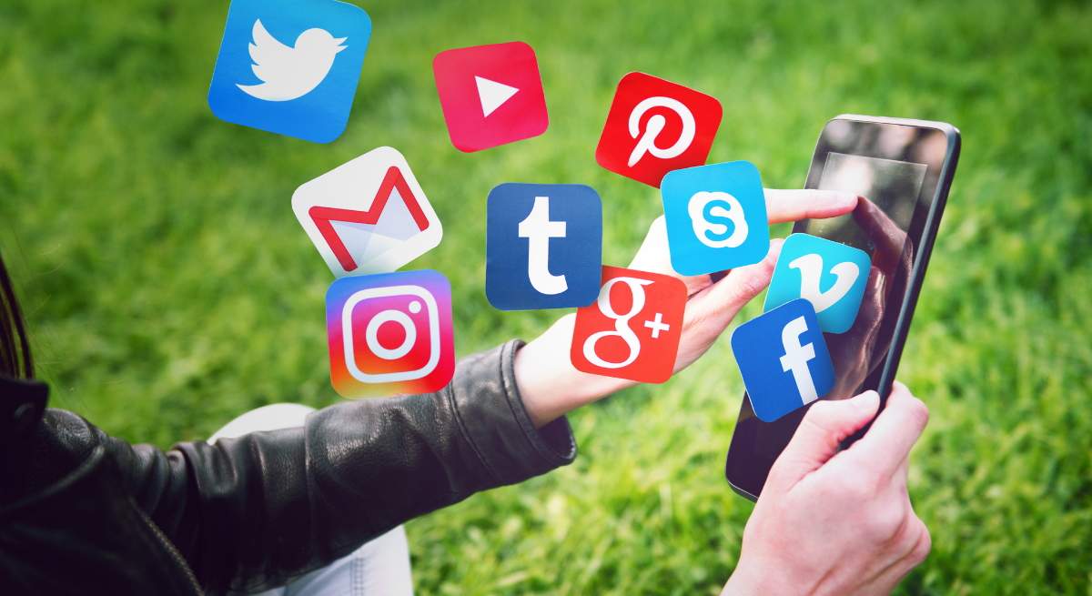 redes-sociales-movil-dreamstime.jpg