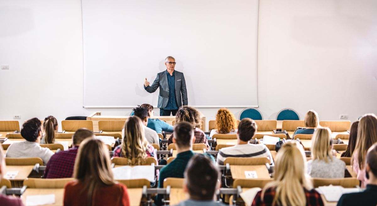 carrera-universitaria-istock.jpg