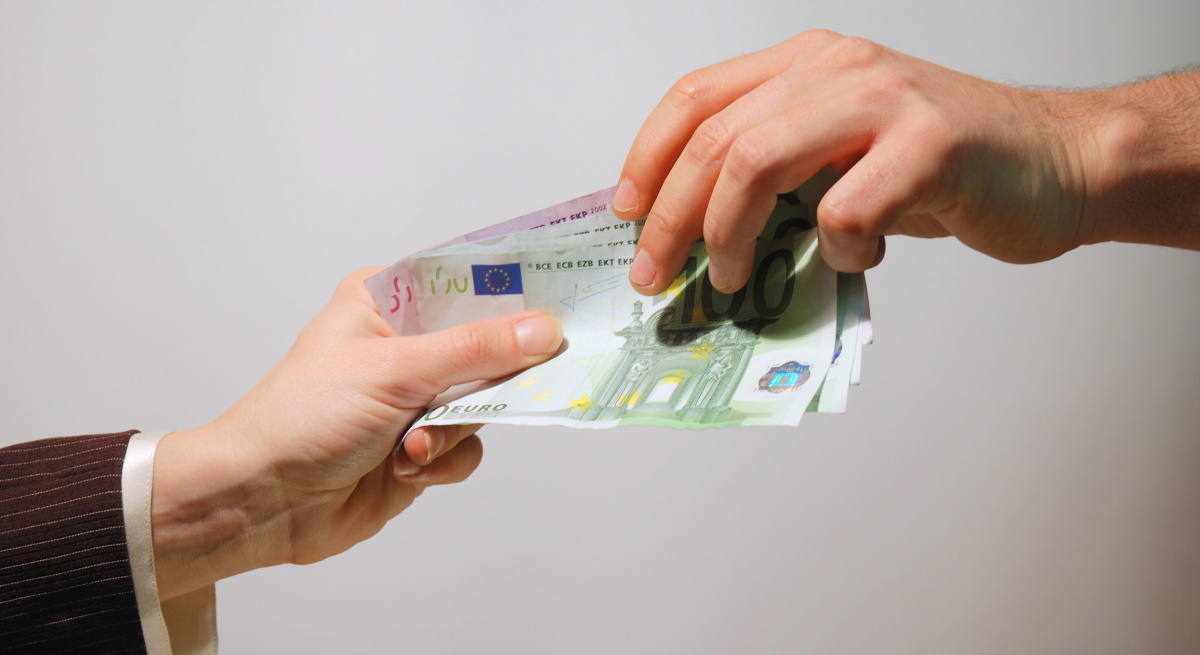 pago-efectivo-recurso-dreamstime.jpg