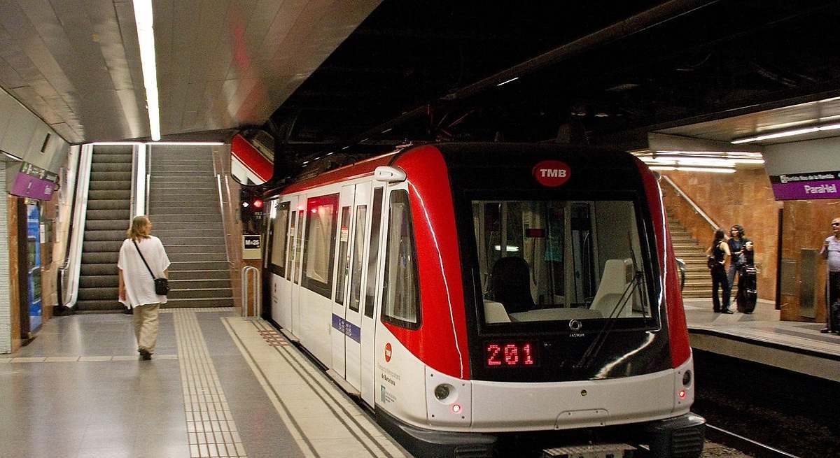 Metro de la L2 de Barcelona. EE