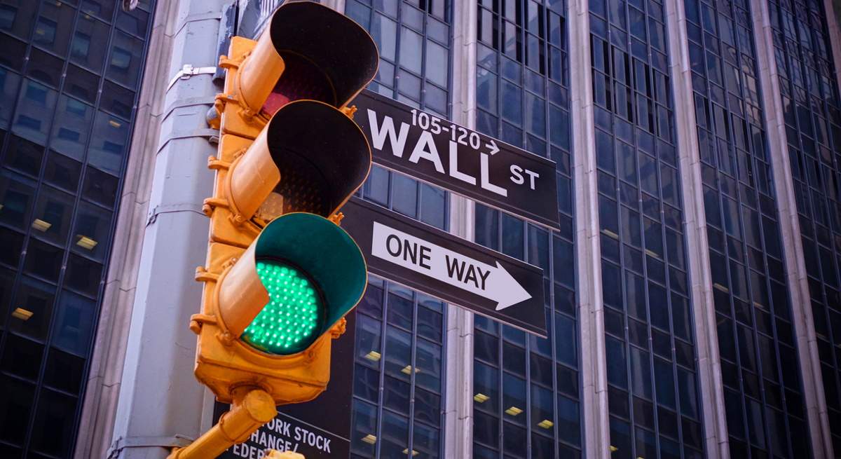 semaforo-verde-wall-street-istock.jpg