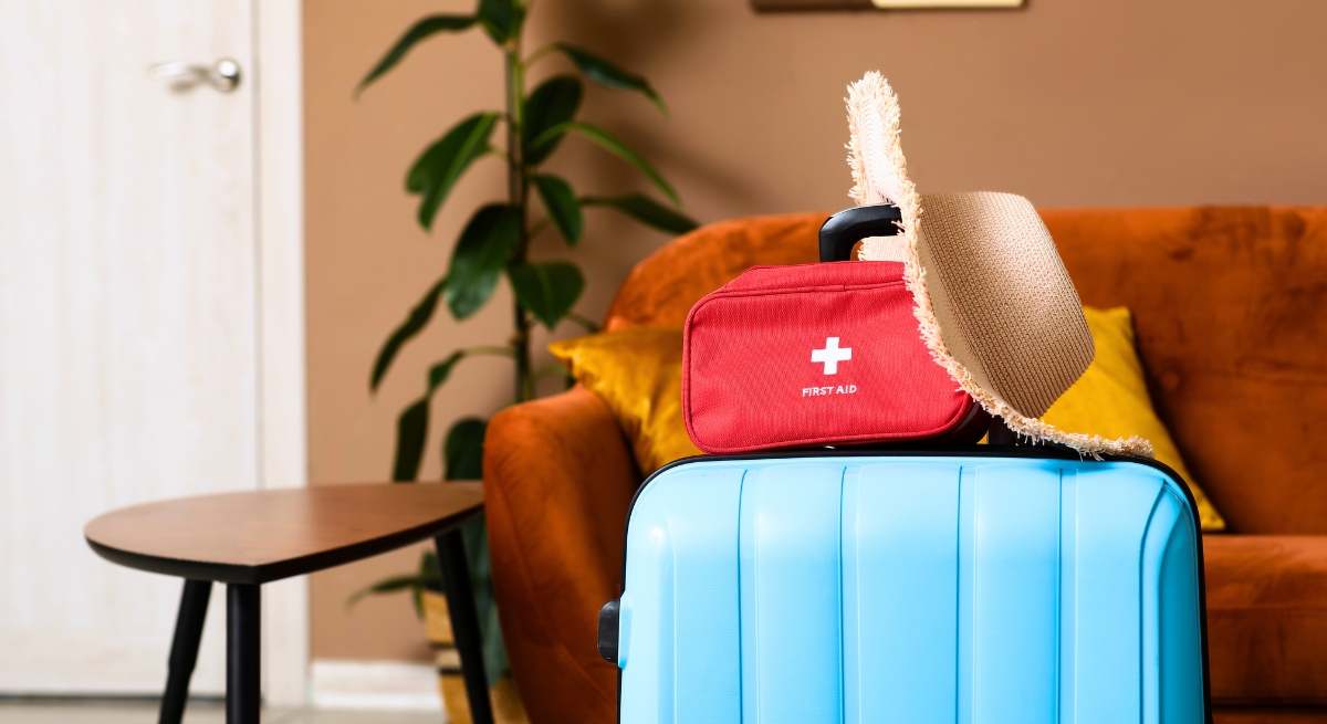 Medicamentos básicos esenciales en los viajes.