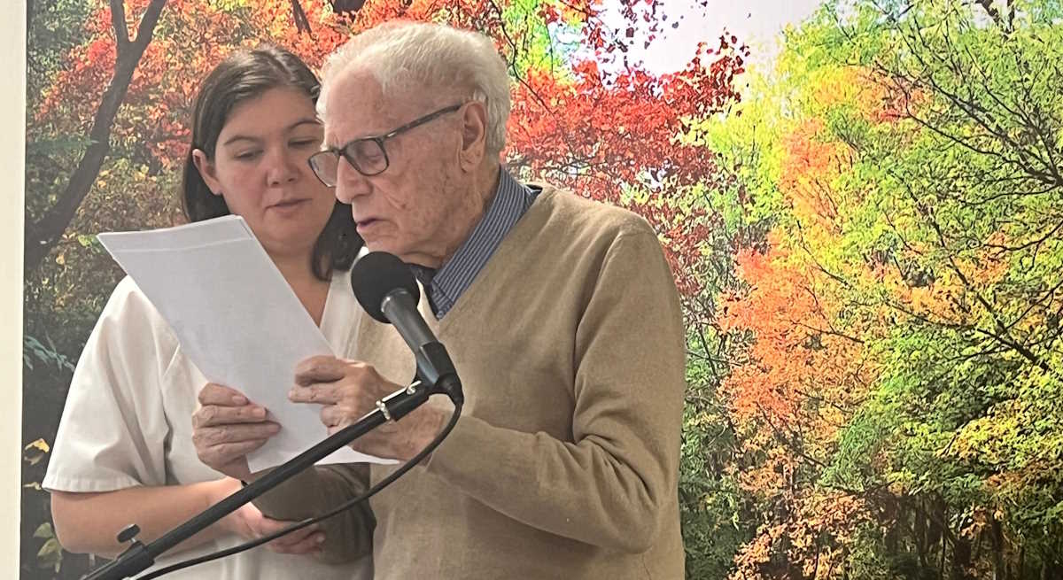 Participante durante la lectura
