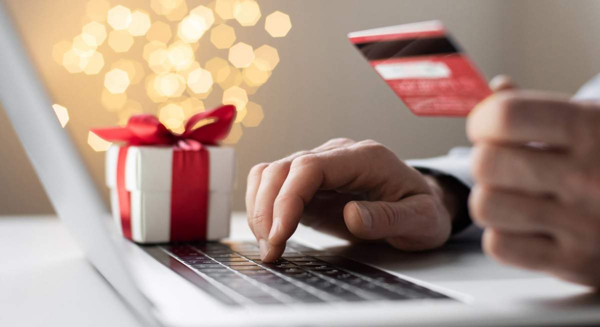compra-online-navidad-fraude-estafa-policia-iStock-1350606480.jpg
