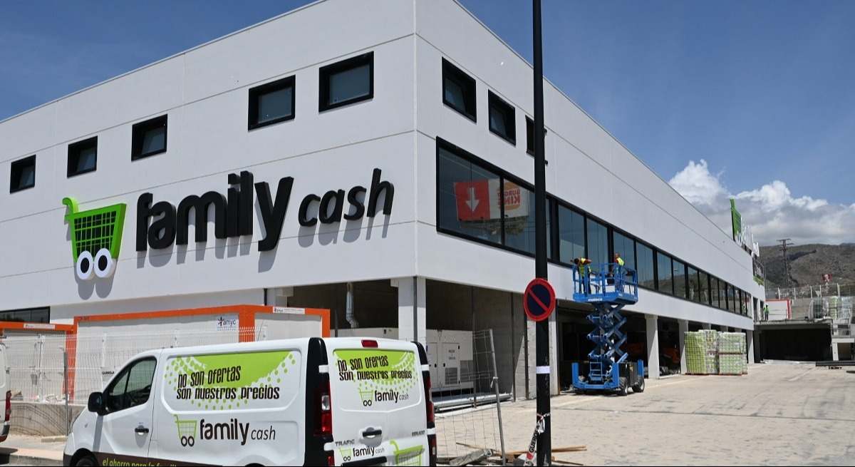 family_cash.jpg