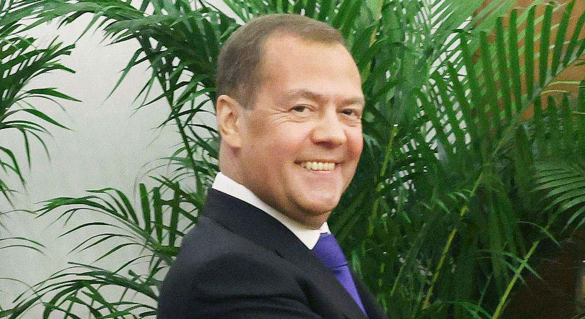 EuropaPress_4884239_expresidente_ruso_dimitri_medvedev_presidente_china_xi_jinping.jpg