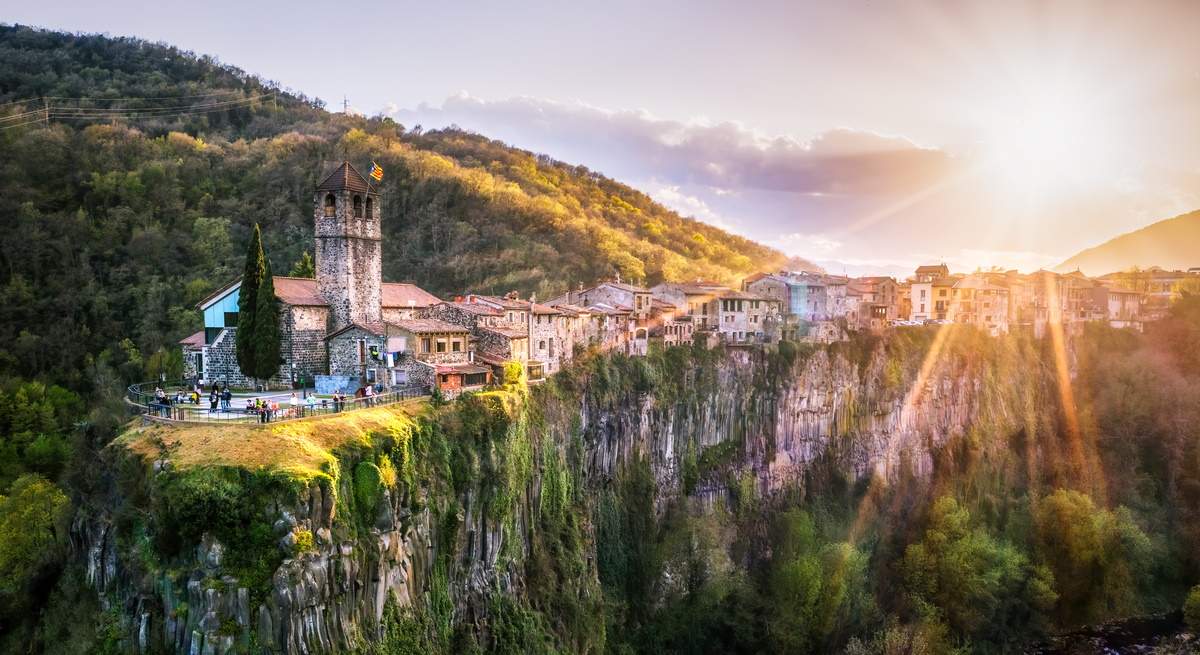 castellfollit-roca-apertura.jpg
