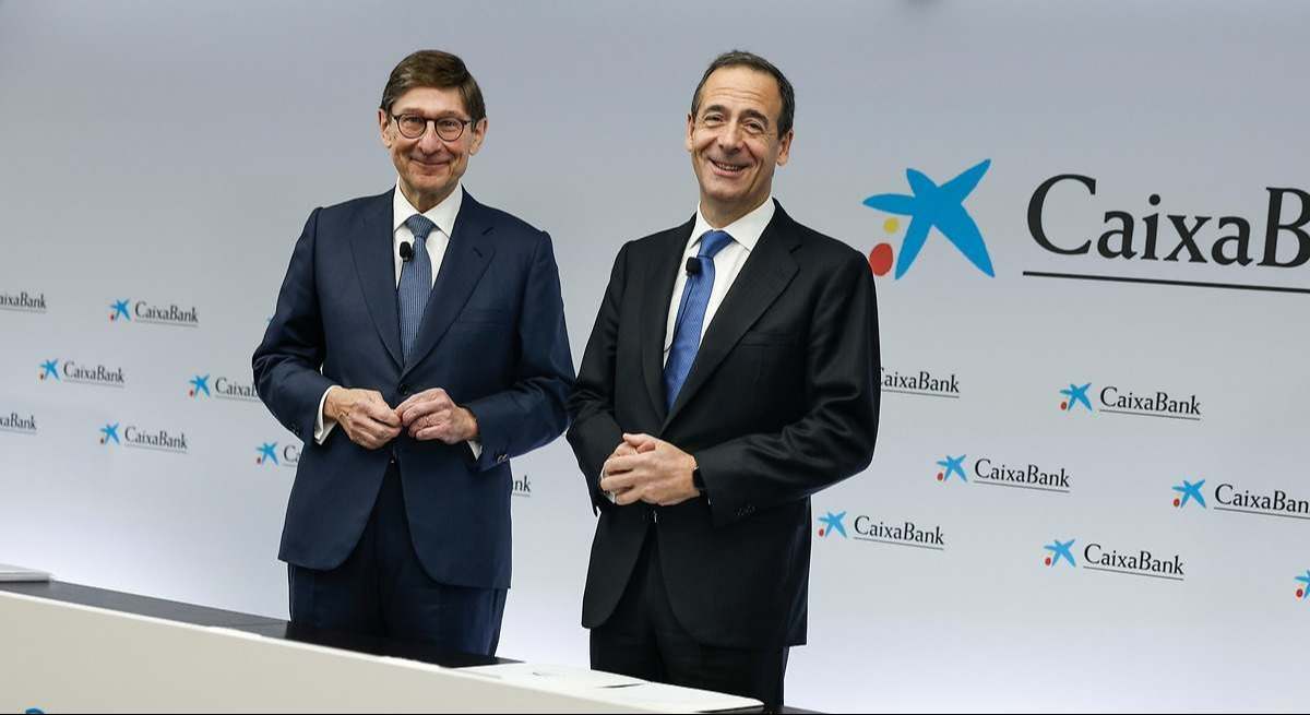 El presidente de CaixaBank, José Ignacio Goirigolzarri, y el consejero delegado, Gonzalo Gortázar.