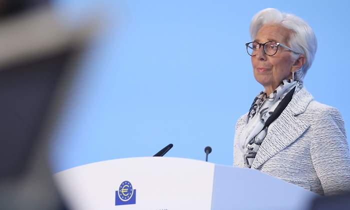 lagarde-compungida.jpg