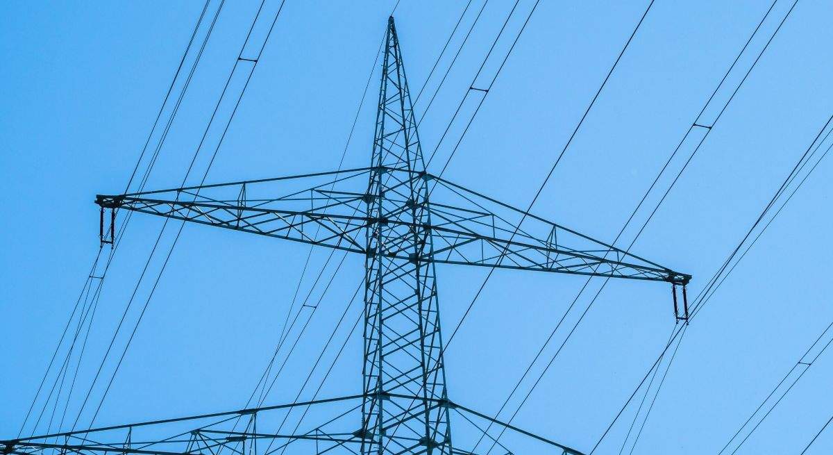EuropaPress_4317978_torre_distribucion_energia_electrica-1.jpg