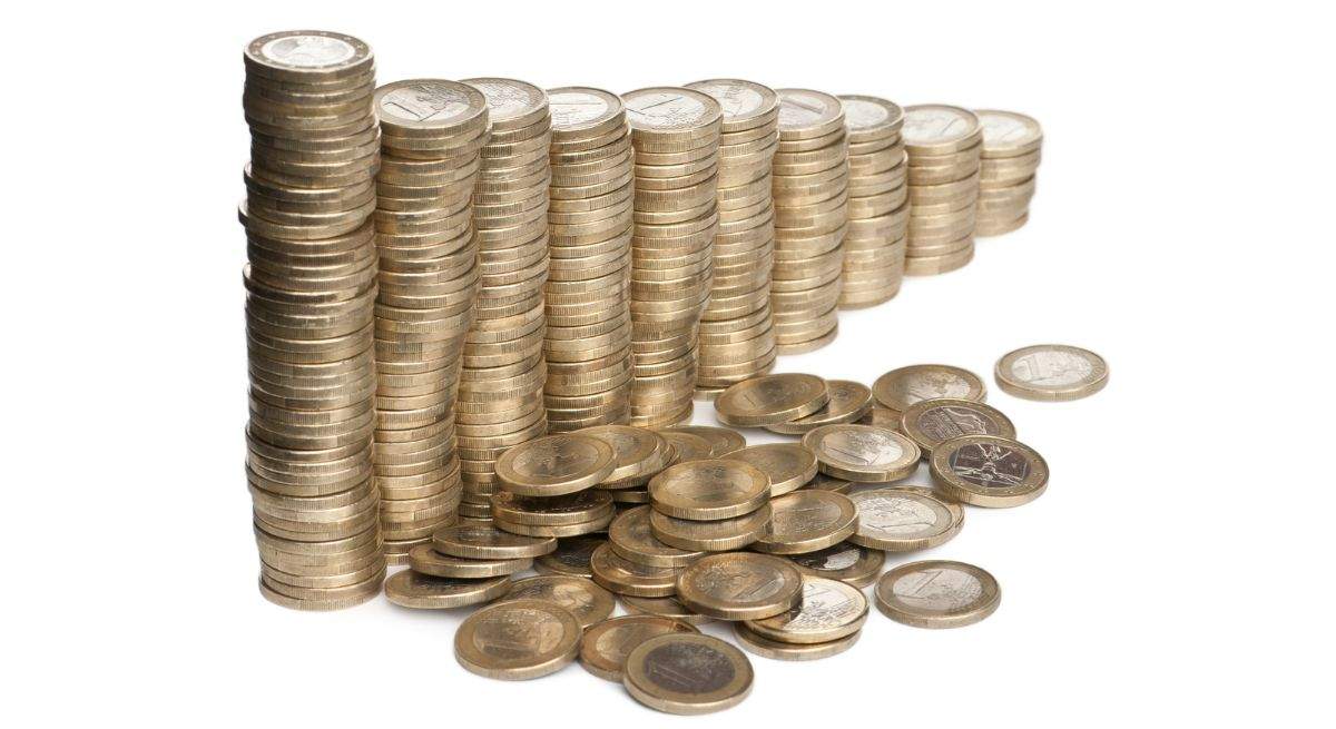 ahorro-dividir-salario-dreamstime.jpg
