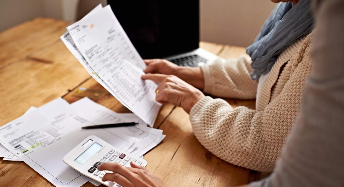 pension-calculadora-manos-istock.jpg