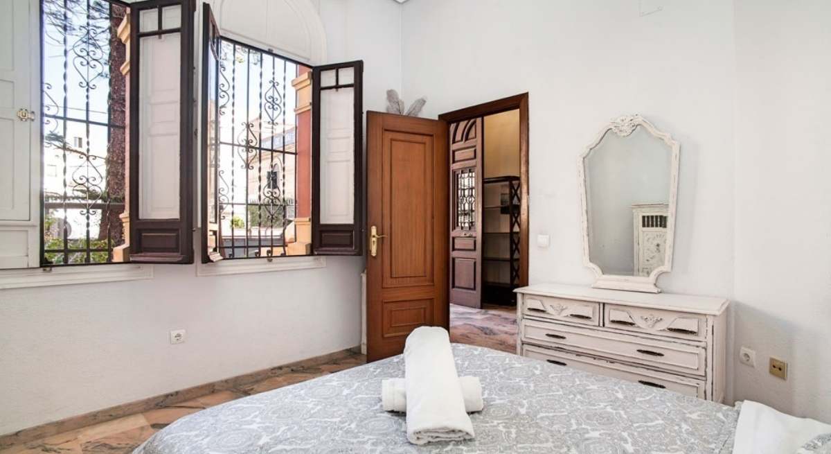 Una habitación en un apartamento turístico / EP