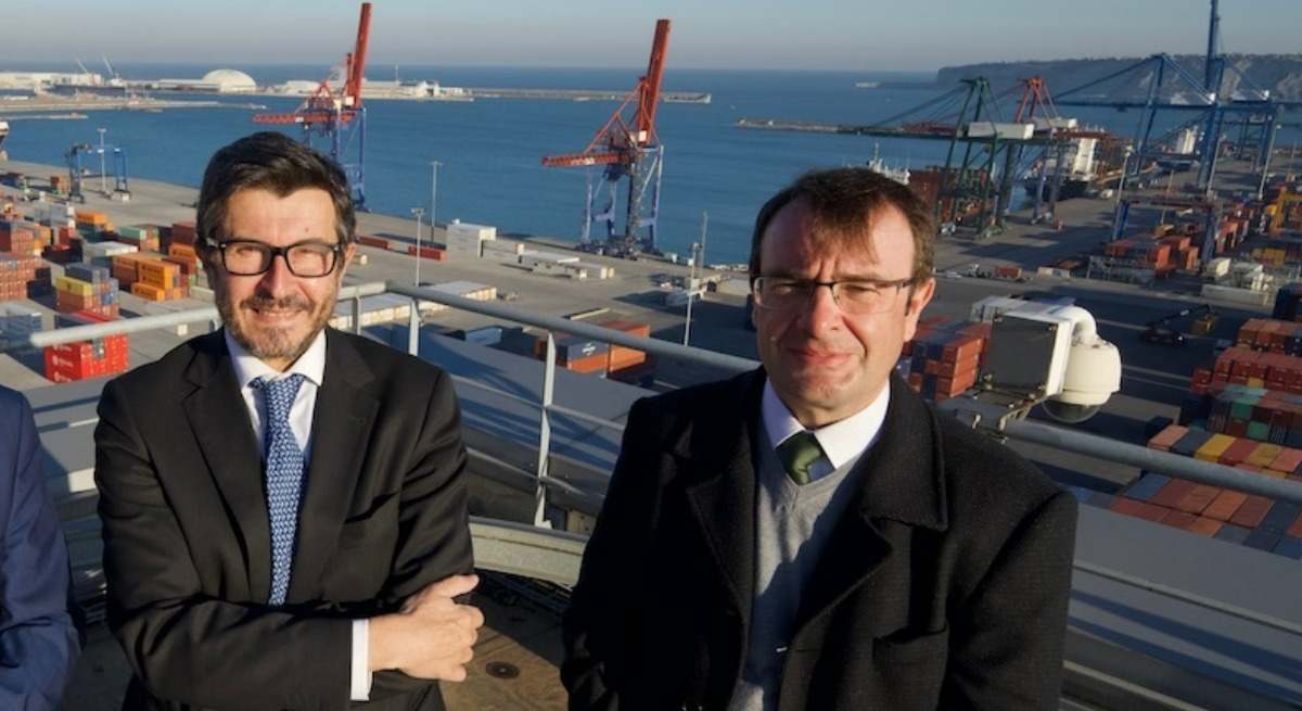 Sánchez Manzanares (derecha), junto al presidente de Puertos del Estado, Álvaro Rodríguez (izquierda)