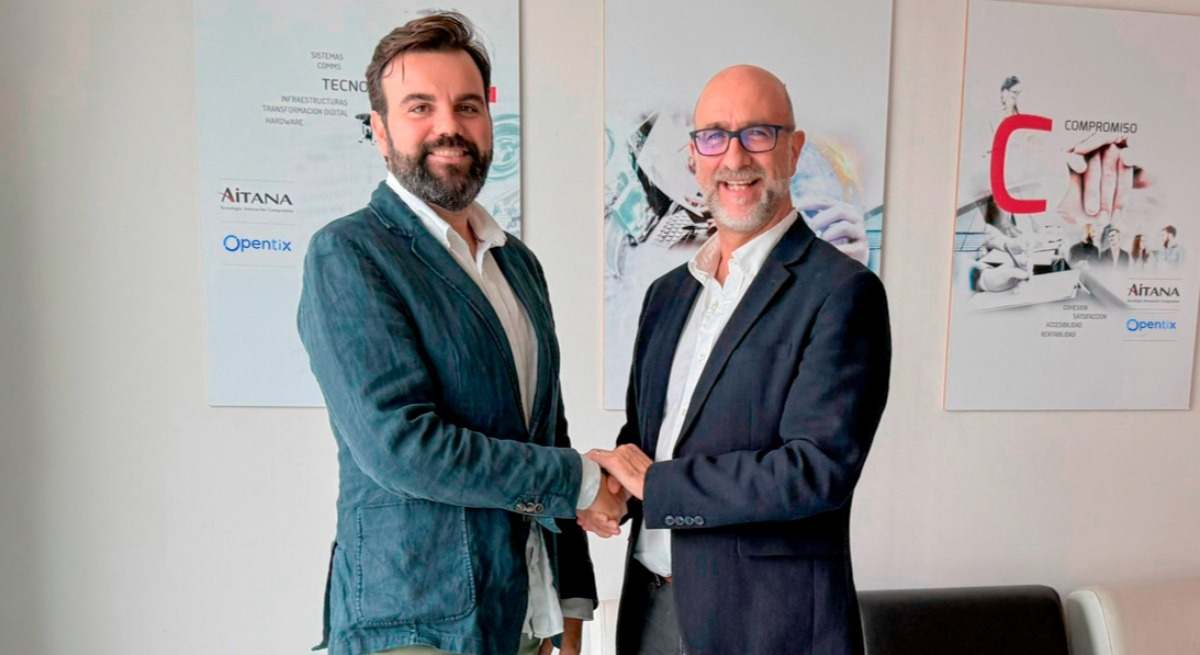 Daniel Segarra, CEO de Opentix, y José Luis Coloma, de Sislei.