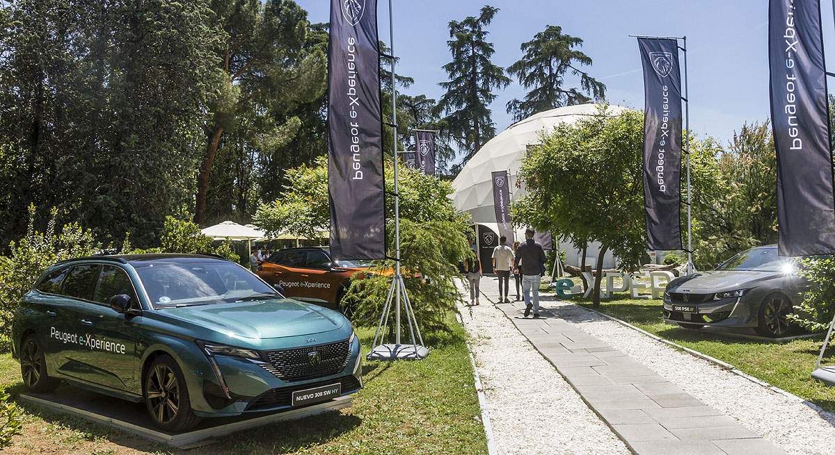 PEUGEOT-E-XPERIENCE_01.jpg