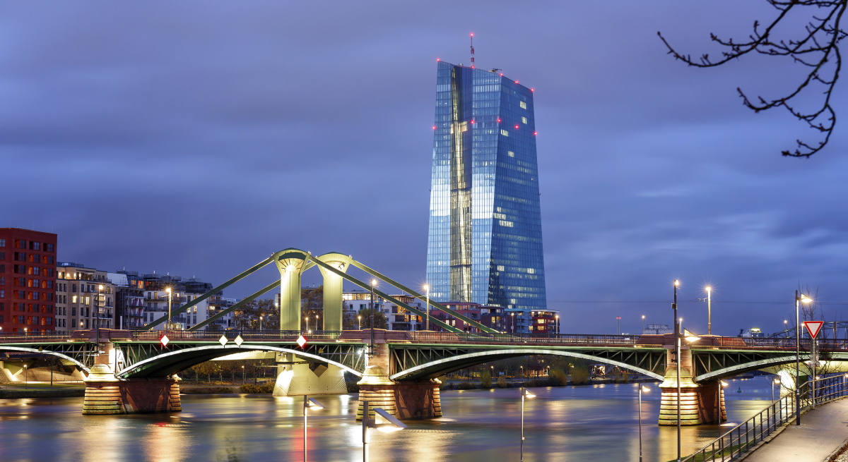 edificio-bce-luces.jpg