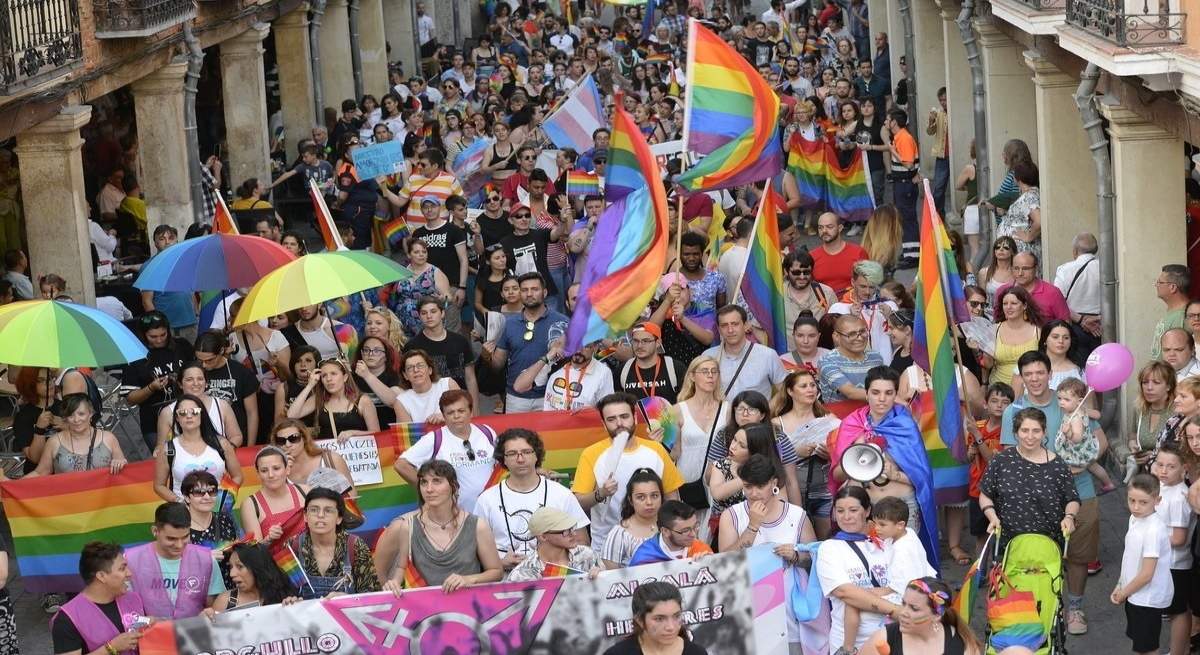1200-x-655-manifestacion-orgullo-gay-eE.jpg