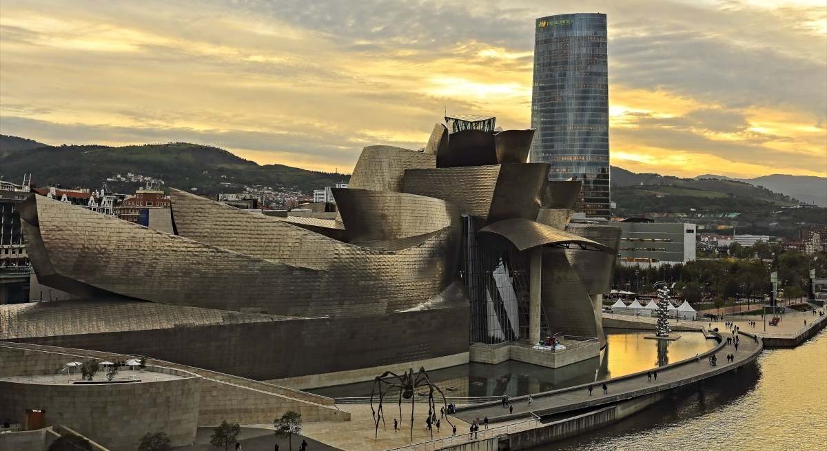 La Torre Iberdrola, en la ría de Bilbao / EP