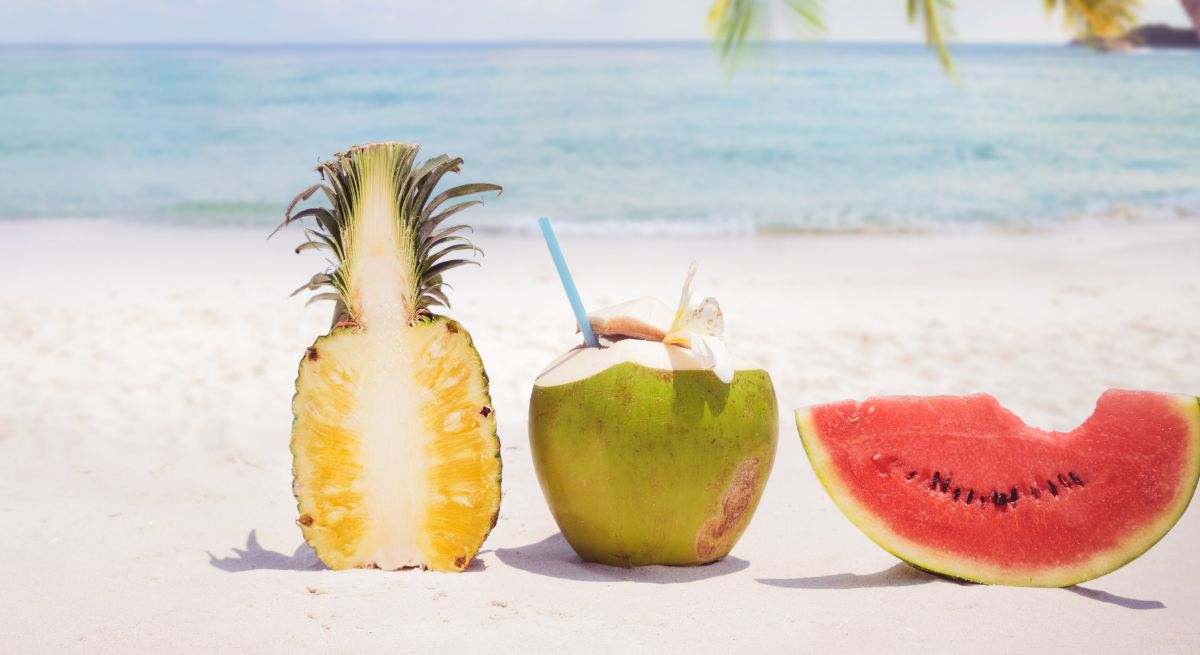 Fruta en una playa española