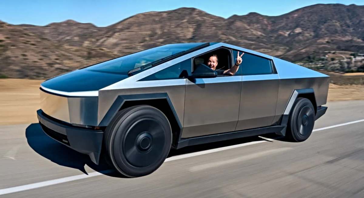 Tesla Cybertruck / Tesla