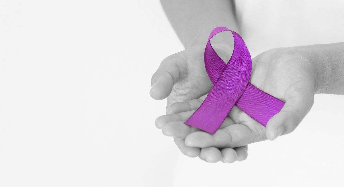 El término cáncer engloba un grupo numeroso de enfermedades que se caracterizan por el desarrollo de células anormales
