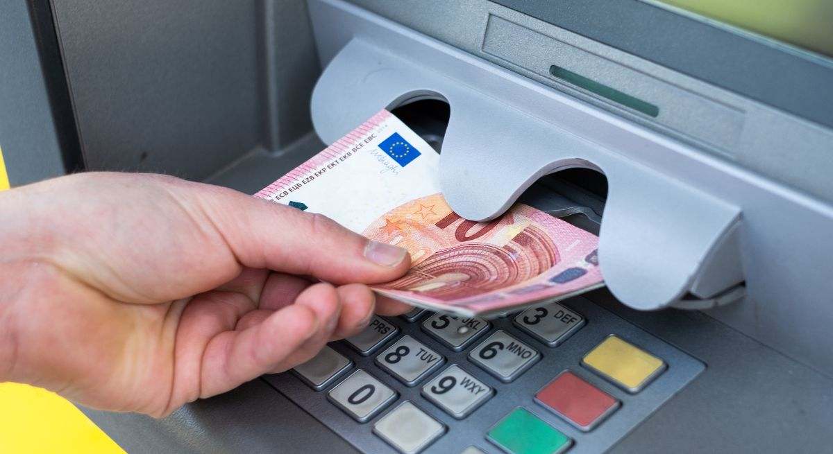 dinero-cajero-automatico-istock.jpg