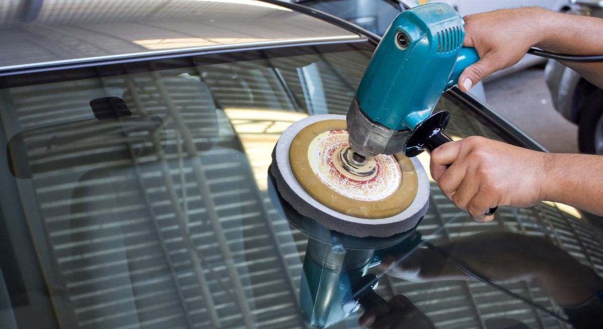 Un cristal de un coche genérico