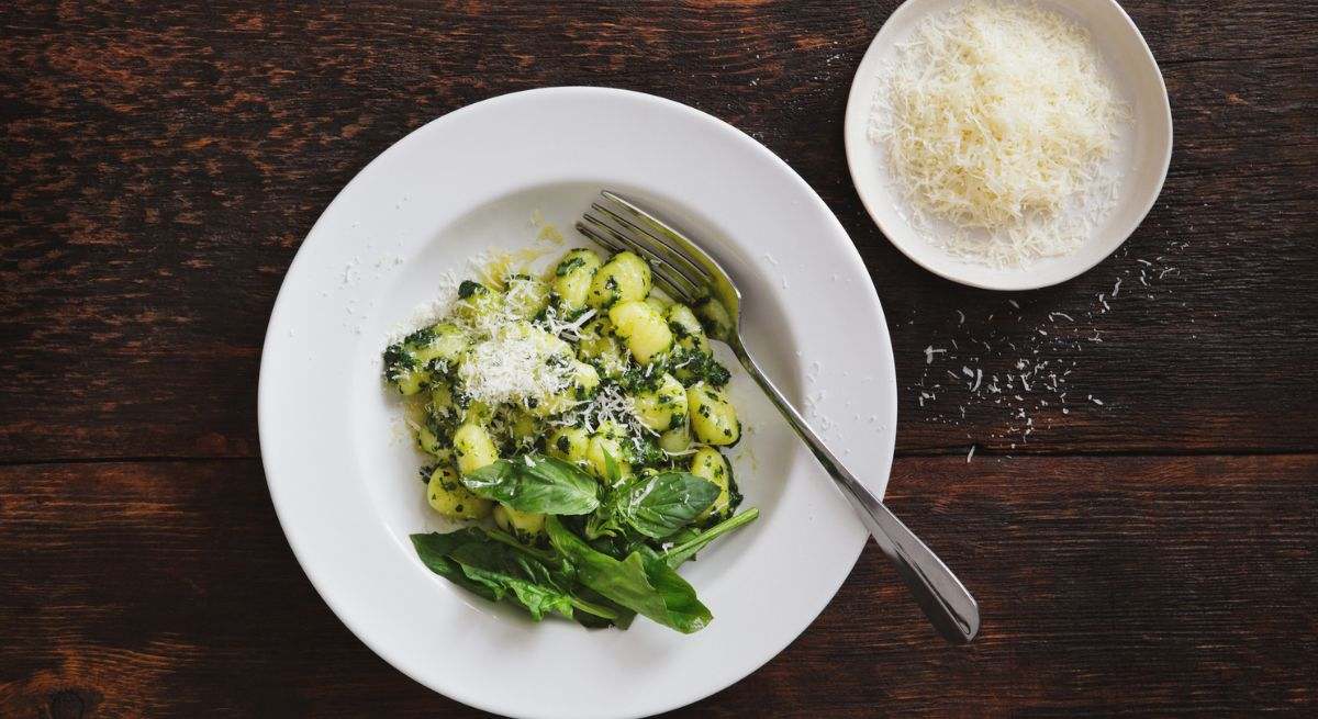 Receta de ñoquis con queso y espinacas