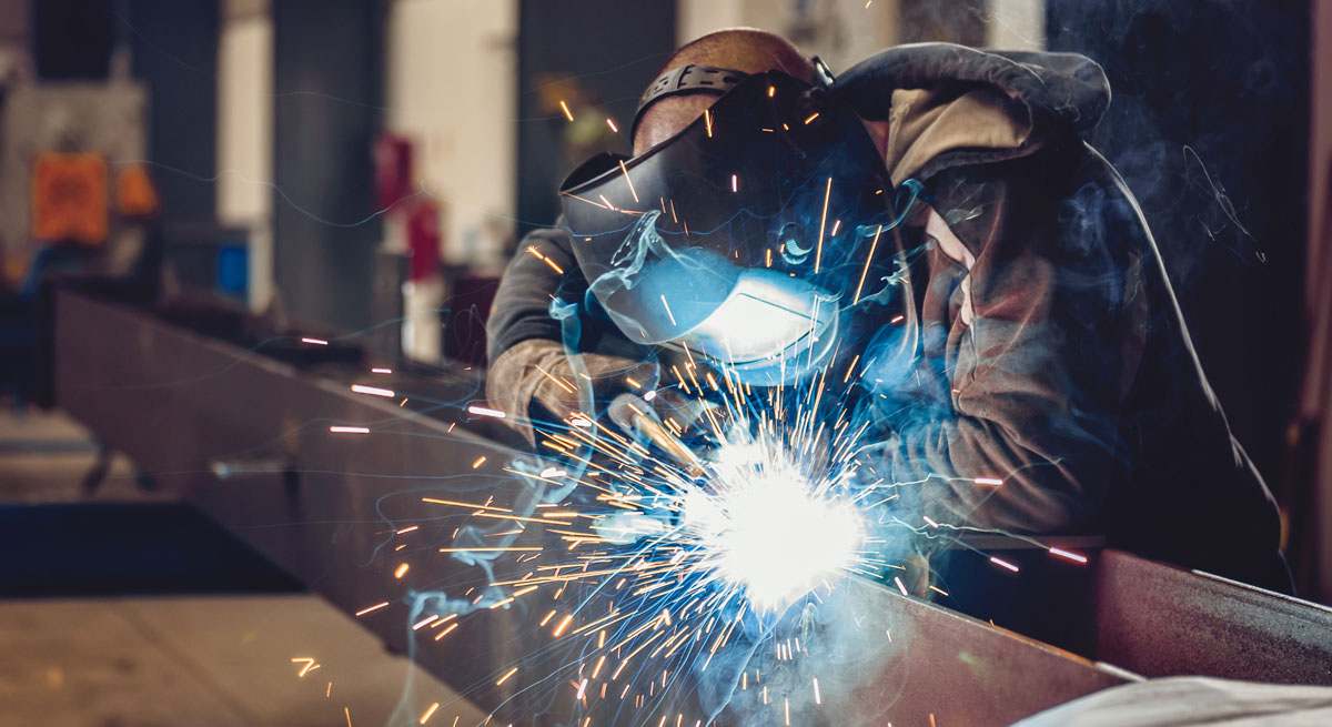 Trabajador de la industria del metal