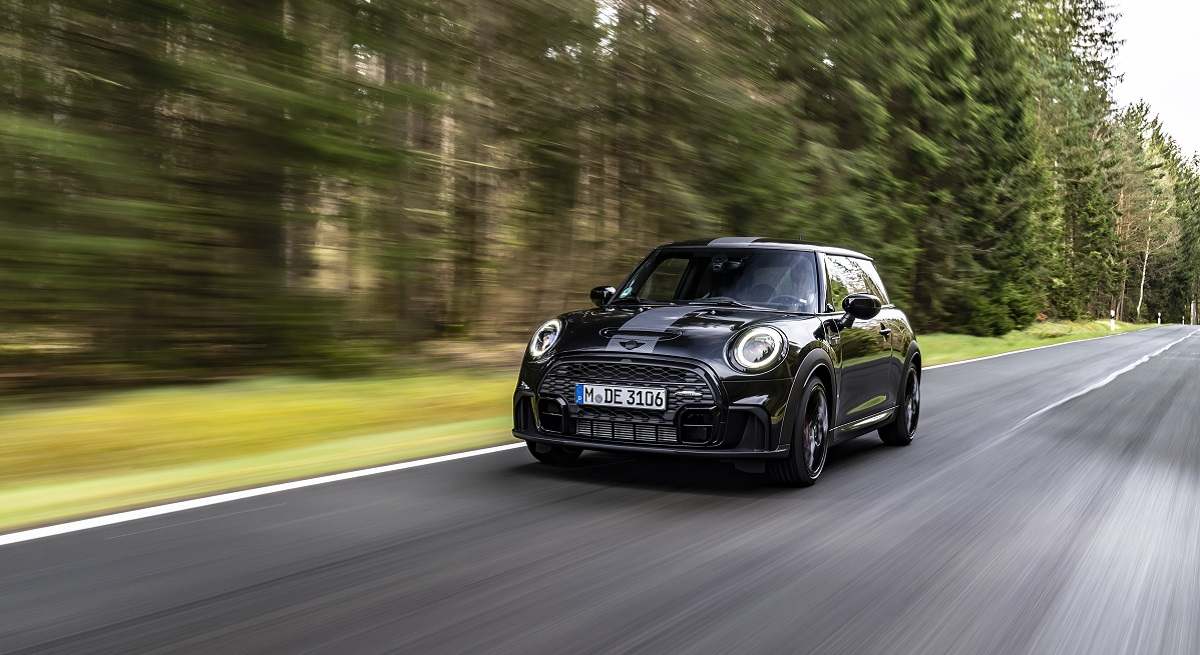 P90504444_highRes_mini-john-cooper-wor.jpg