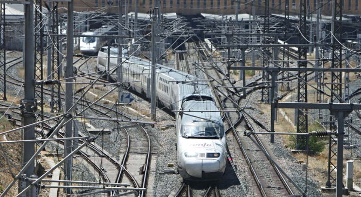 Un tren de alta velocidad / EP