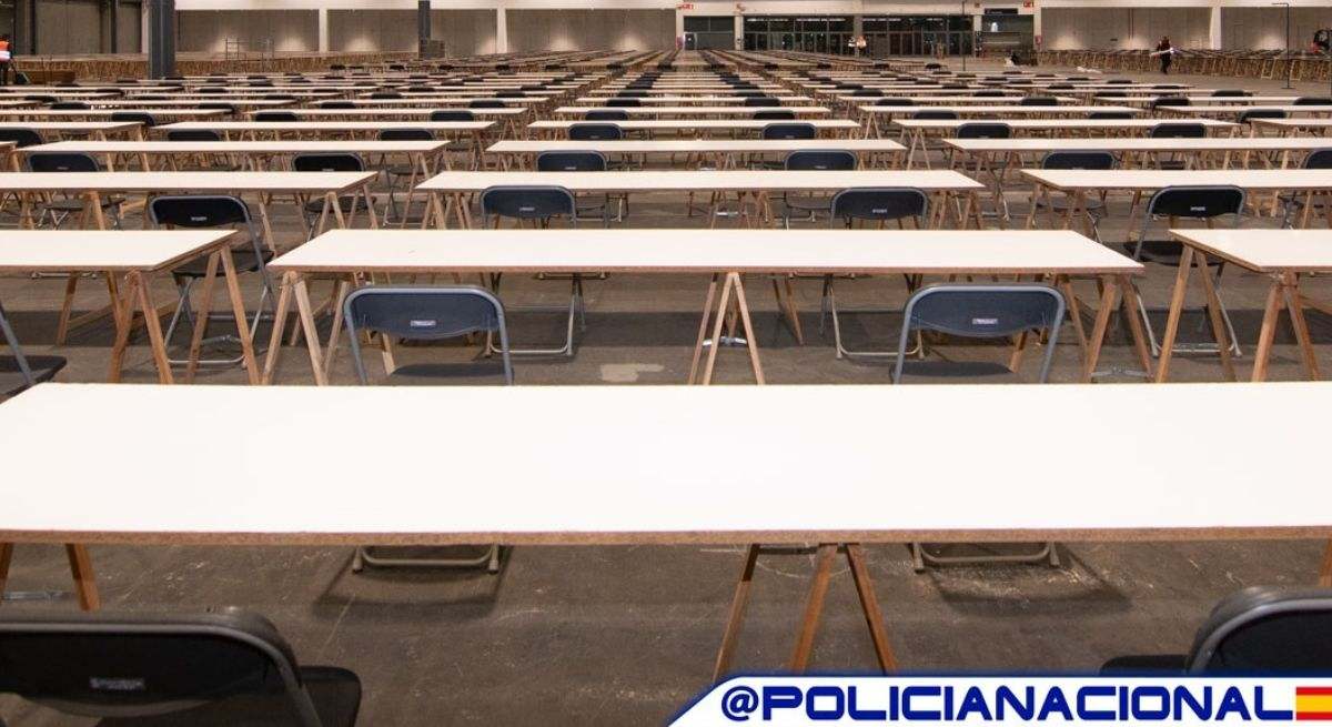 Sala de exámenes para las oposiciones de la Policía Nacional. / Foto: EP