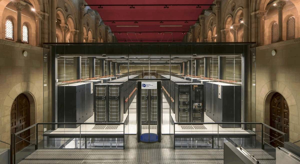 Interior del Centro de Supercomputación de Barcelona