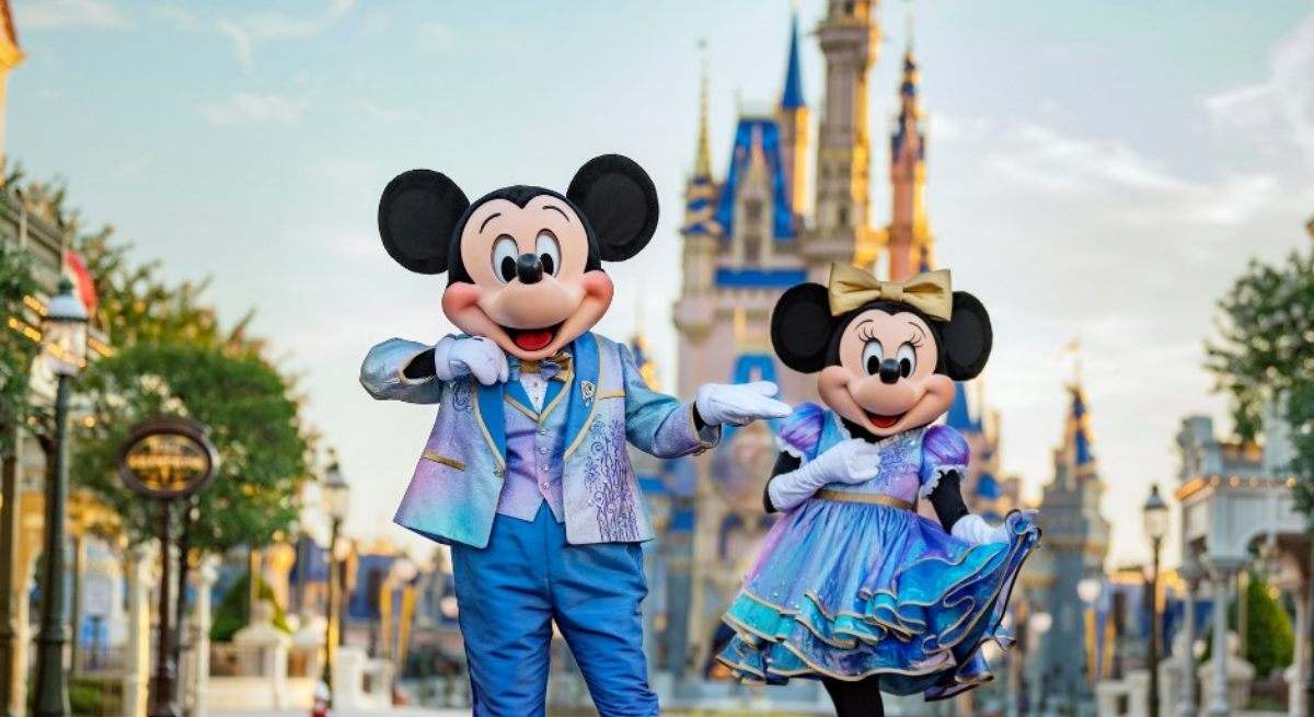 disneyland-paris-desfile-personajes-artistas.jpg