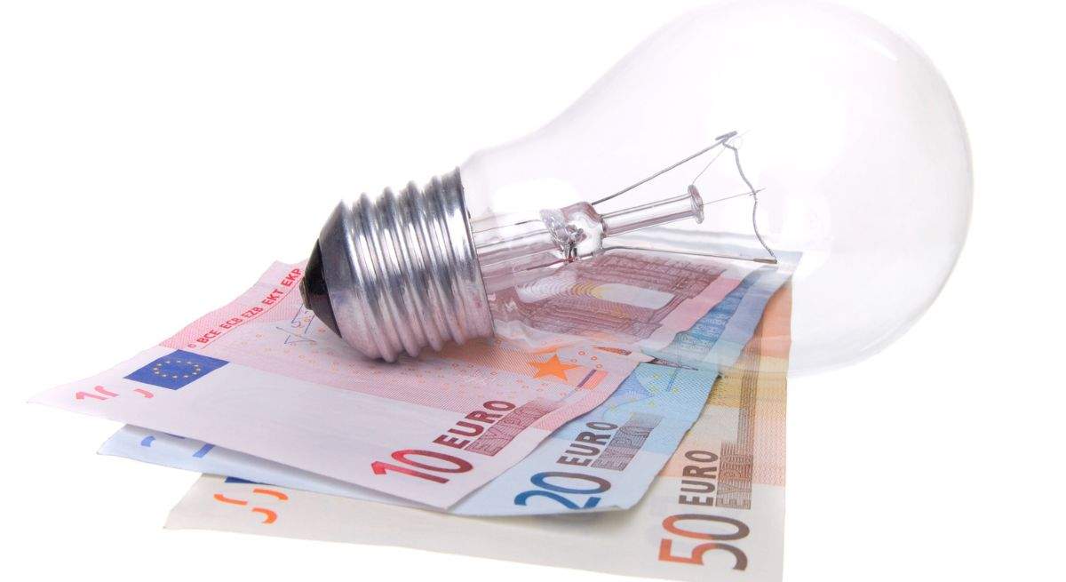 precio-luz-dreamstime.jpg