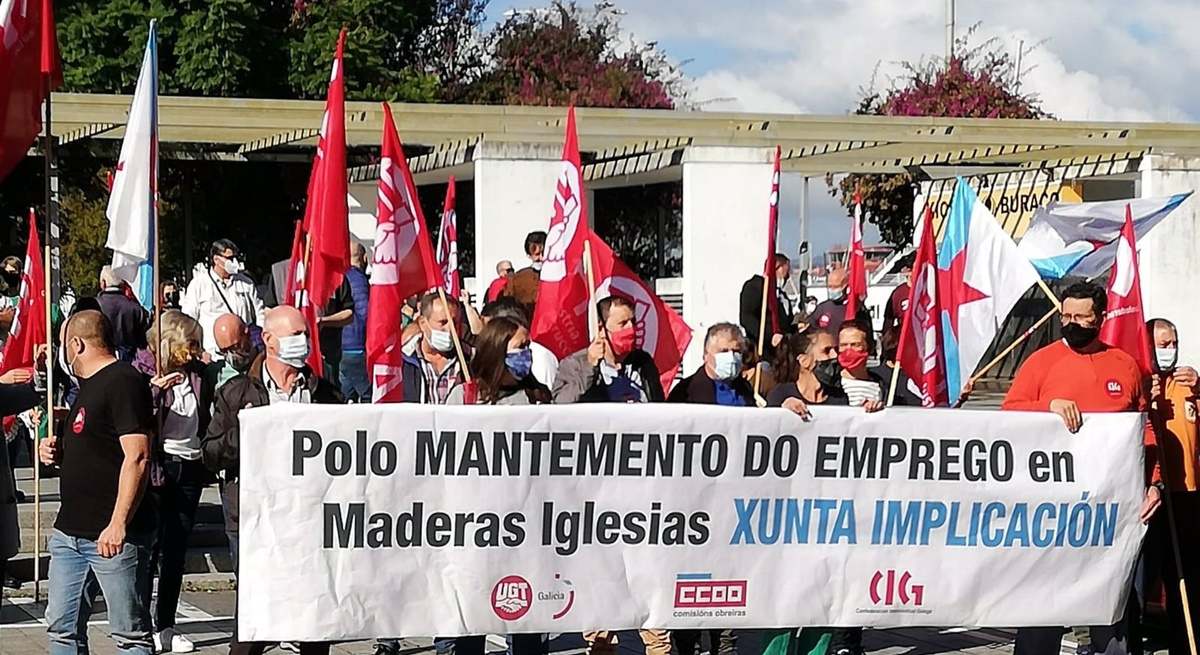 Trabajadores de Maderas Iglesias, en Silleda, afectados por los despidos.