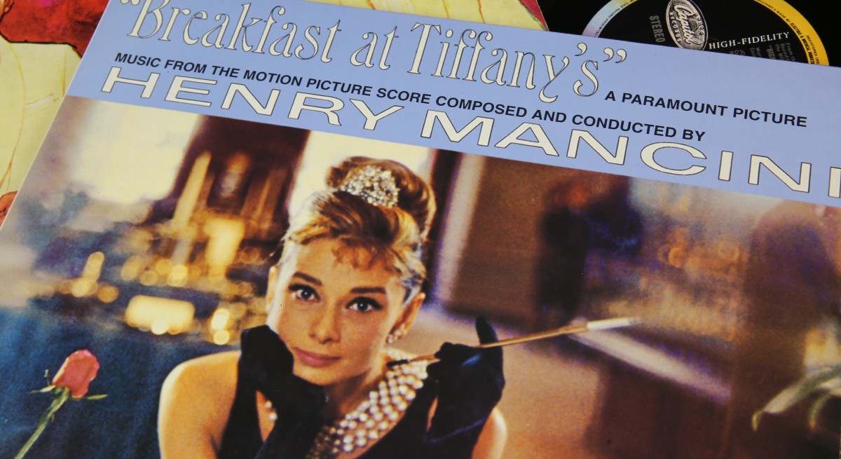 Audrey-Hepburn-desayuno-diamantes-dreamstime