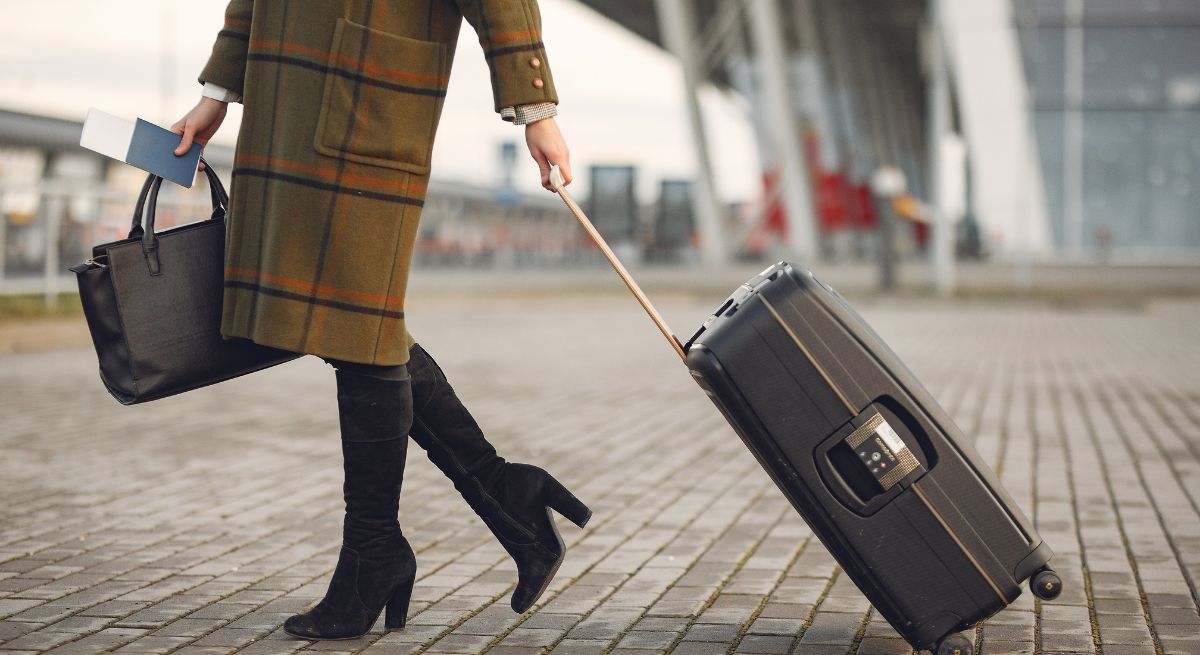 Lo que no debes hacer en los controles del aeropuerto si no quieres que te retengan la maleta