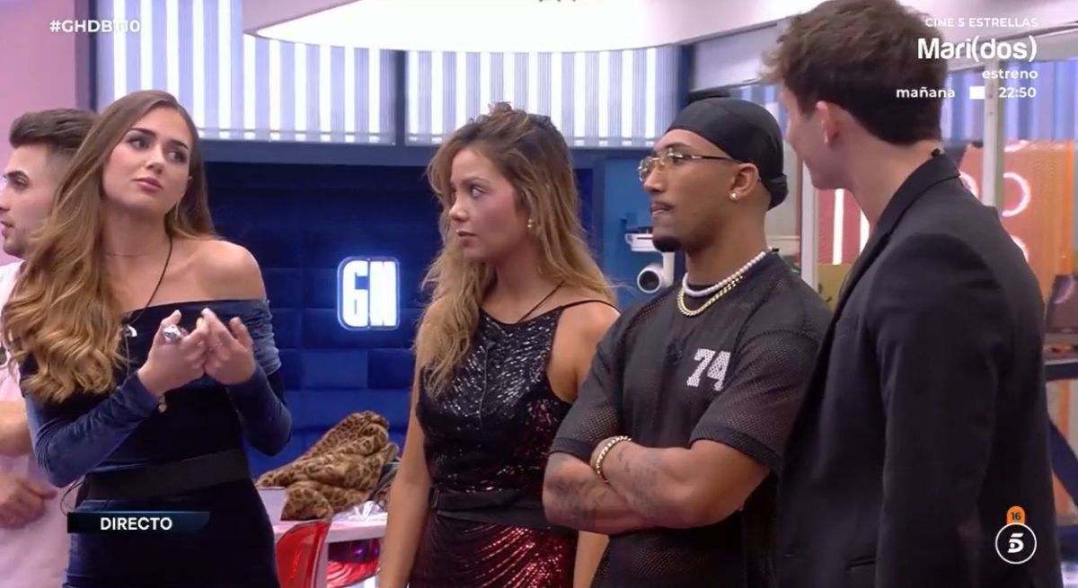 Miaca hablando en Gran Hermano