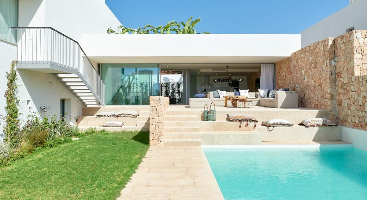 Cala-Comte-Ibiza.jpg