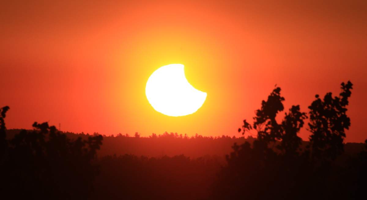 eclipse-solar.jpg