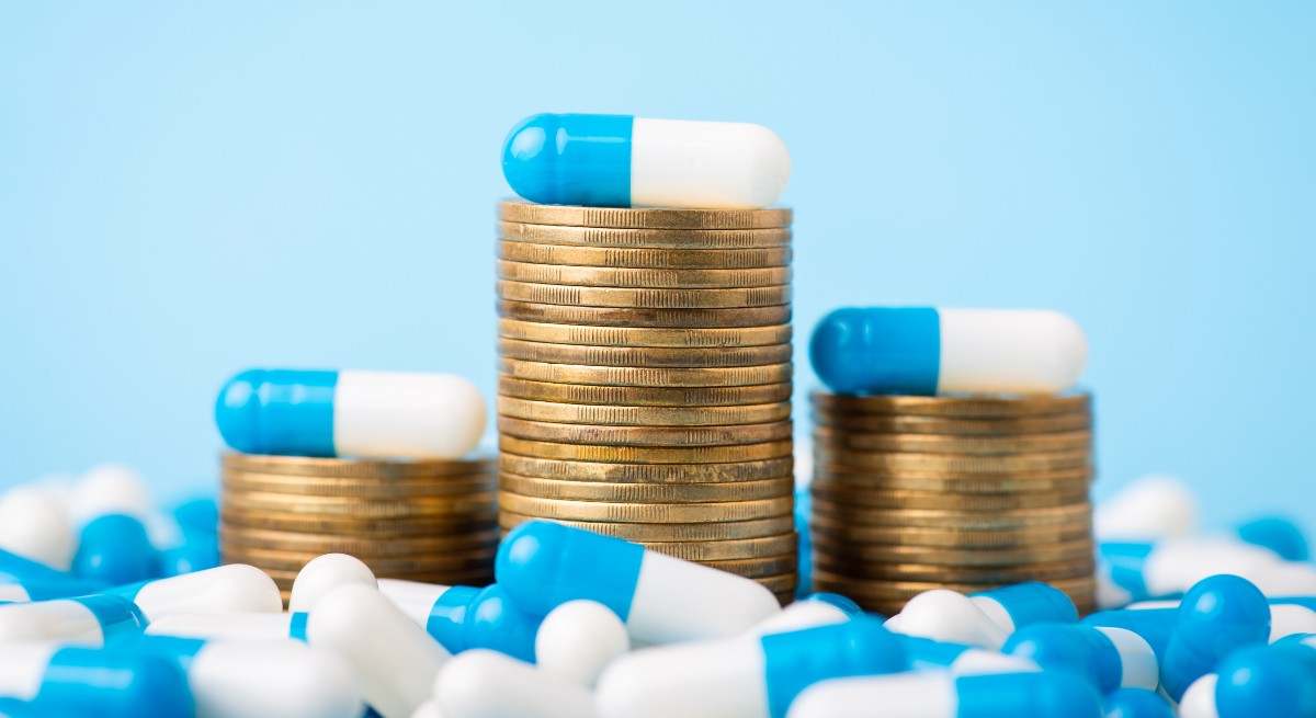 Dinero con pastillas