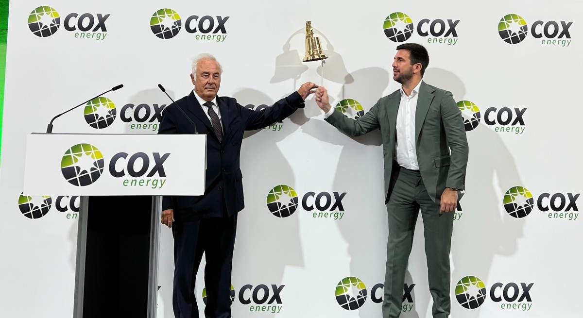Alberto-Zardoya-ay-Enrique-Riquelme-presidente-de-Cox-Energy-1200.jpg