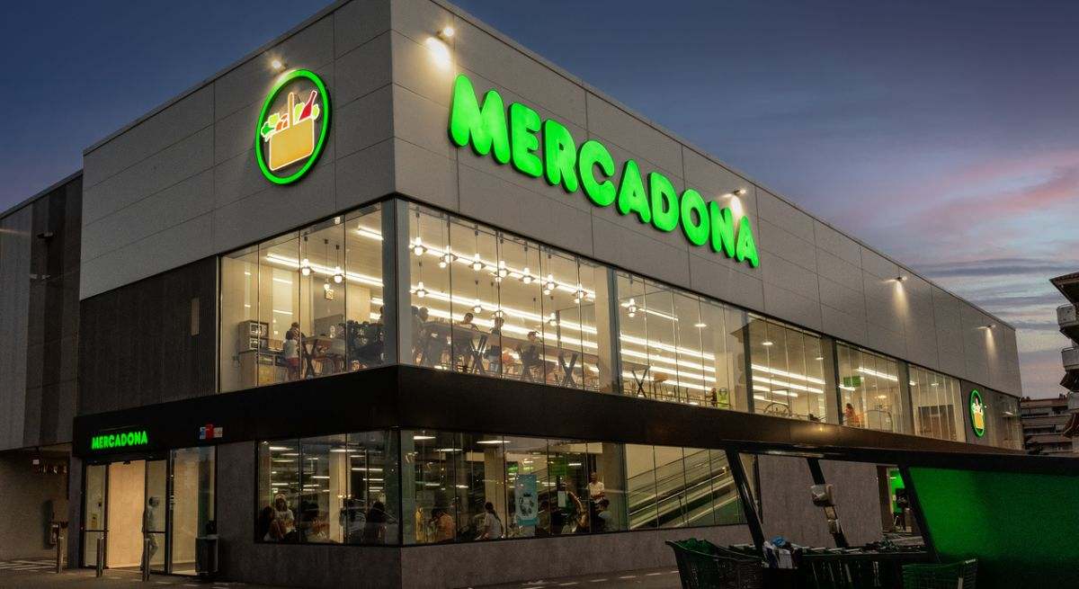 Tienda de alimentación de la marca de Mercadona situado en la ciudad de Murcia